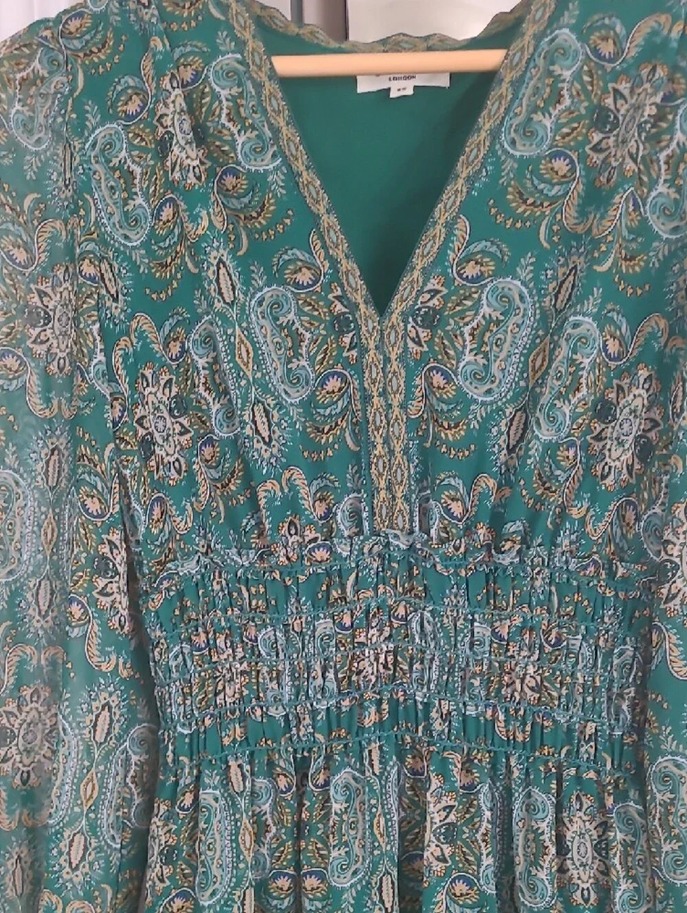 Max Studio Emerald Paisley V‑Neck Tiered Maxi Dress - Picture 3 of 4